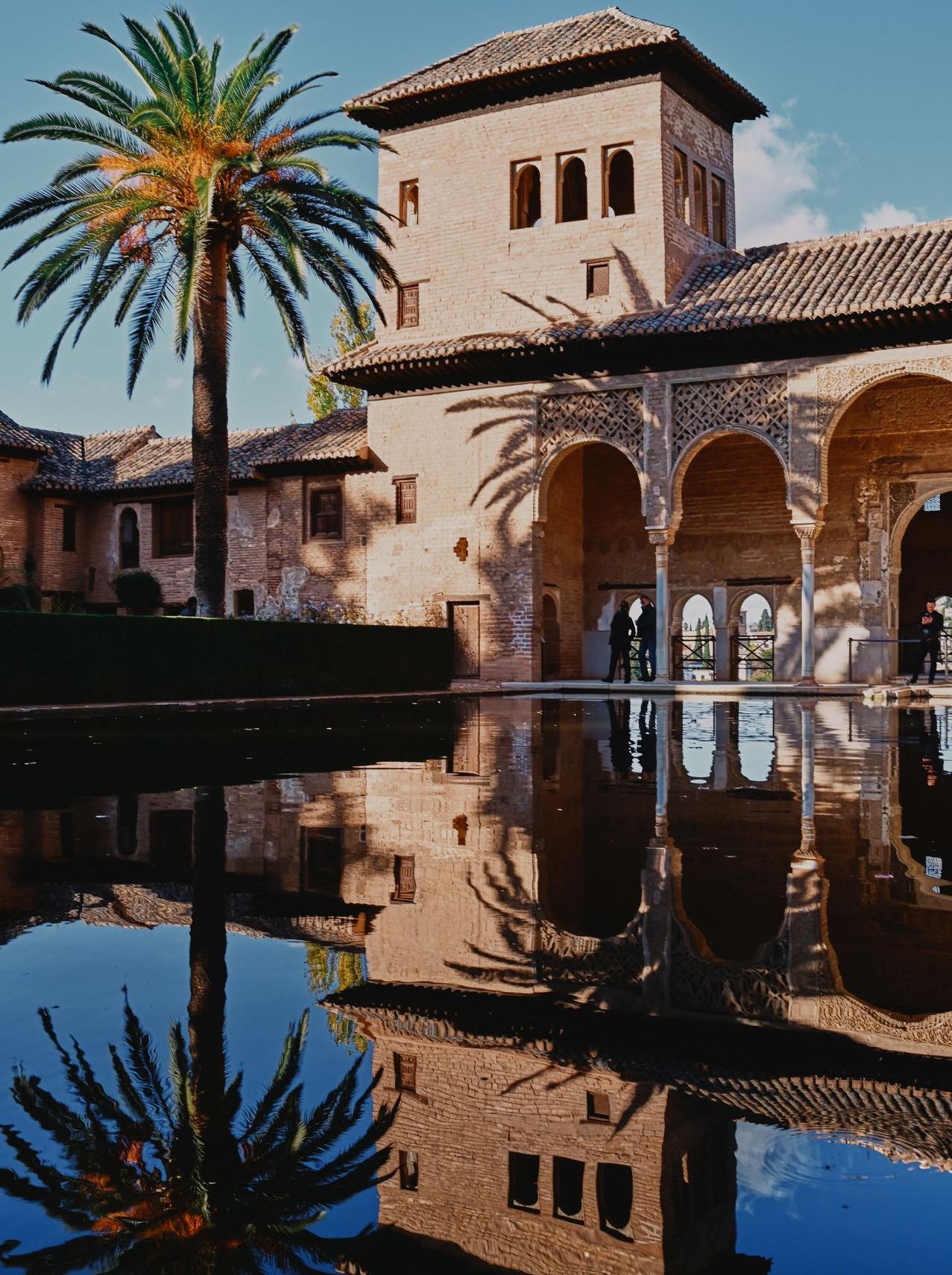 Palais de l'Alhambra_girlwithredhat